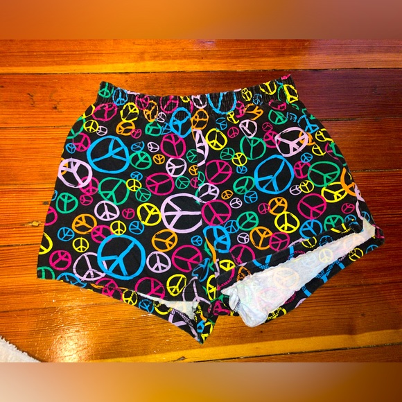 Soffe Pants - Y2K Vintage Peace Sign Shorts
